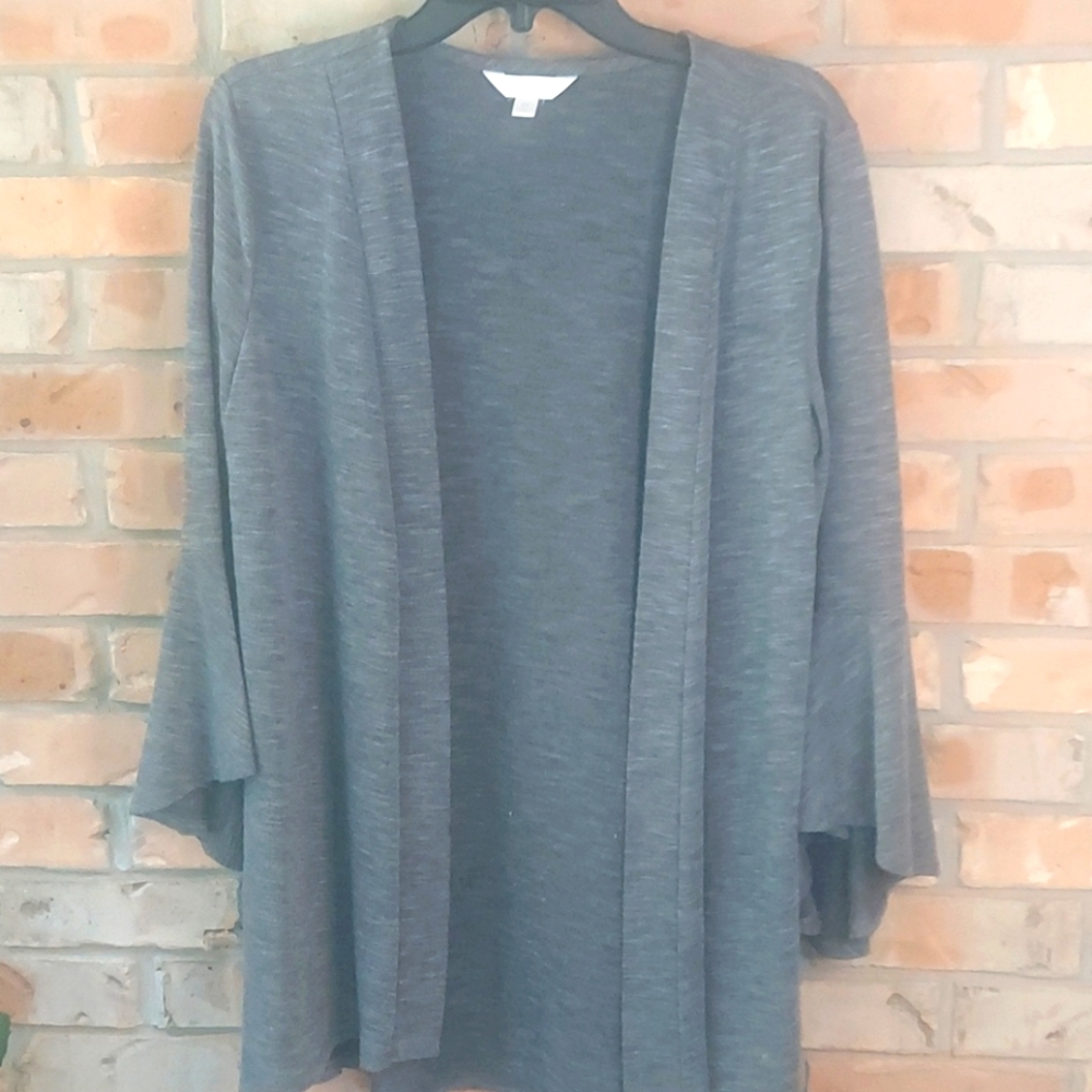 Tunic length 3/4 bell-sleeve open jacket. Great for office.